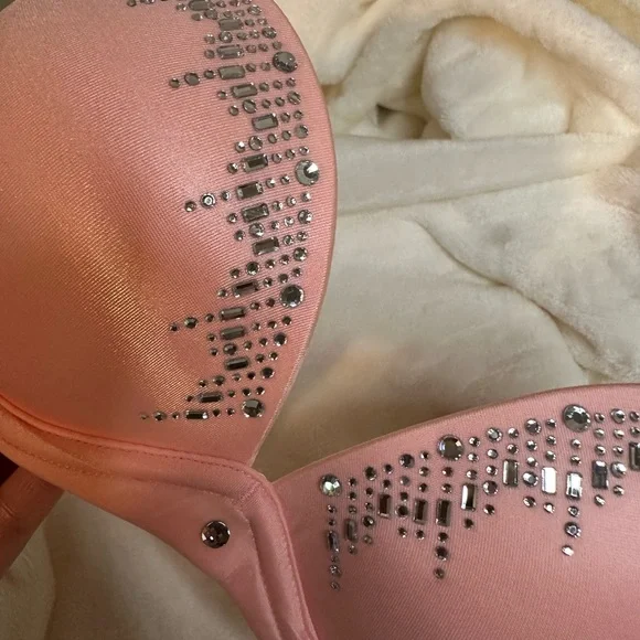 Victoria’s Secret Very Sexy Strapless Pink Crystal Embellished Bra - Picture 9 of 10